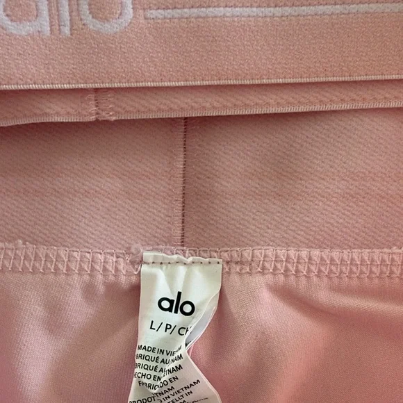 ALO Yoga Light Pink Sports Bra and Leggings Set - Picture 5 of 9